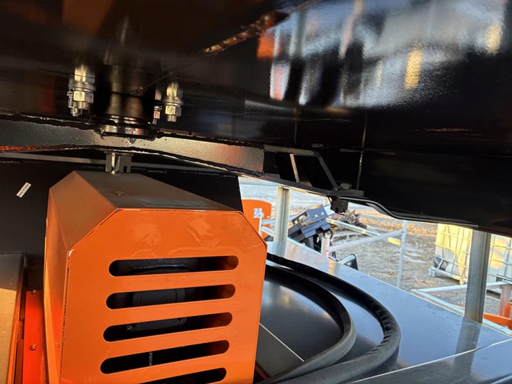 #115400-•-skidsteer-mt-72"-brush-cutter-image-7