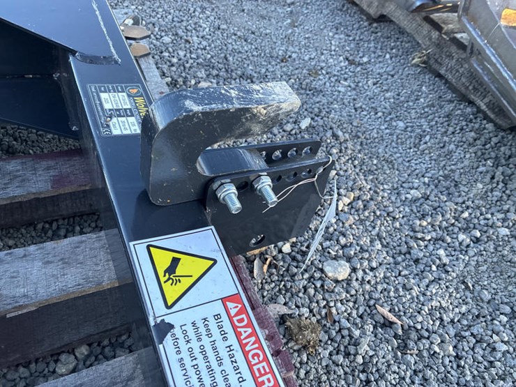 #115415-•-skidsteer-mt-3pt-hitches-image-5