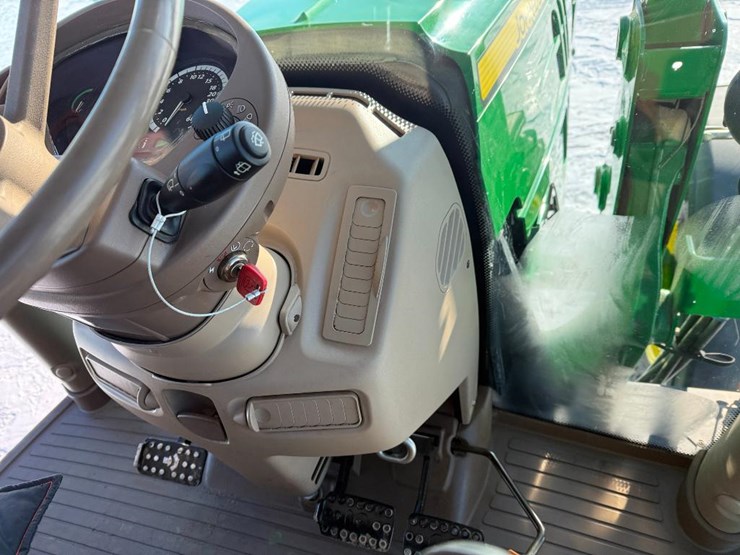 john-deere-6125r-image-72