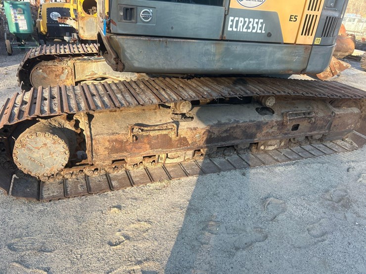 2016-volvo-ecr235el-image-14