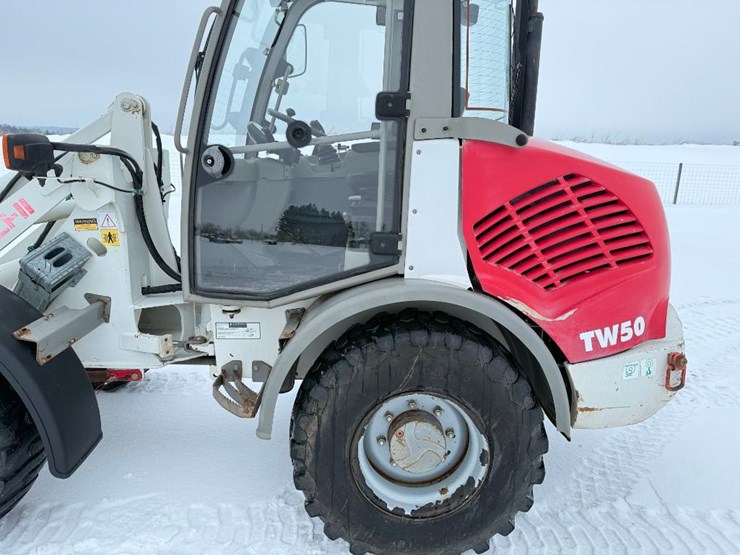 2013-takeuchi-tw50-image-21