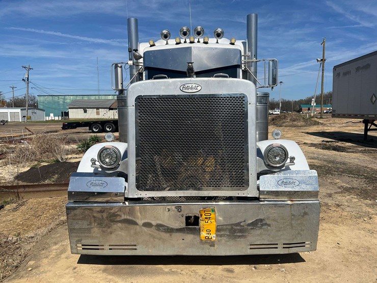 2000-peterbilt-379-image-6