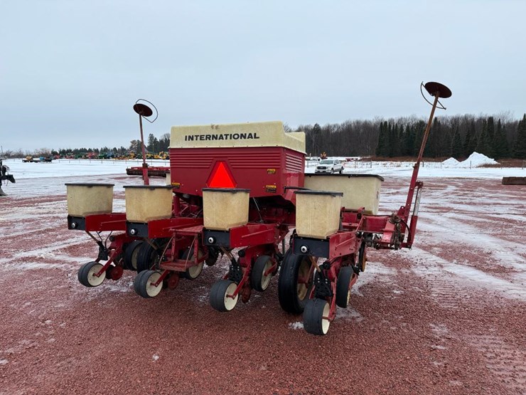 #74-•-lot-74-image-4