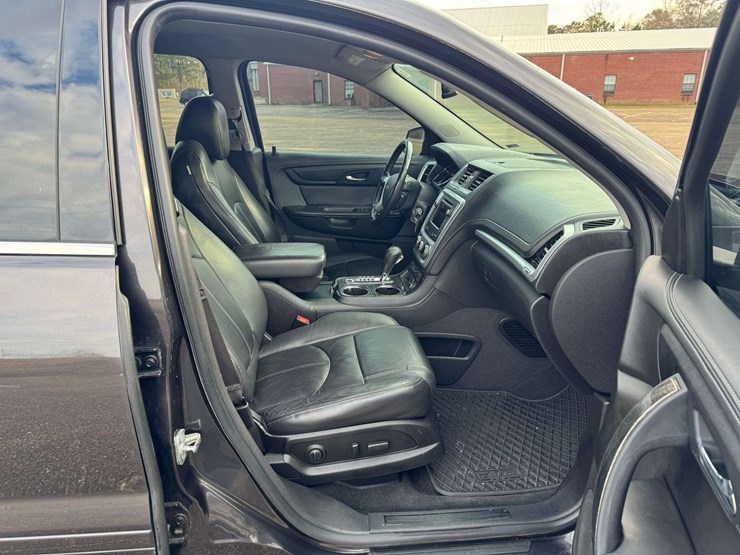 2016-gmc-acadia-slt-image-19