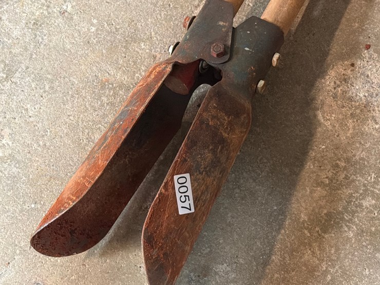 #57-•-post-hole-diggers-image-3