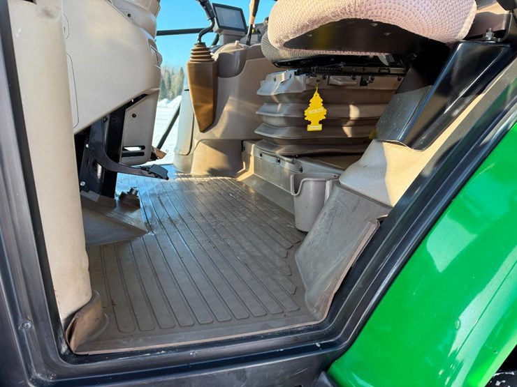 john-deere-6125r-image-52