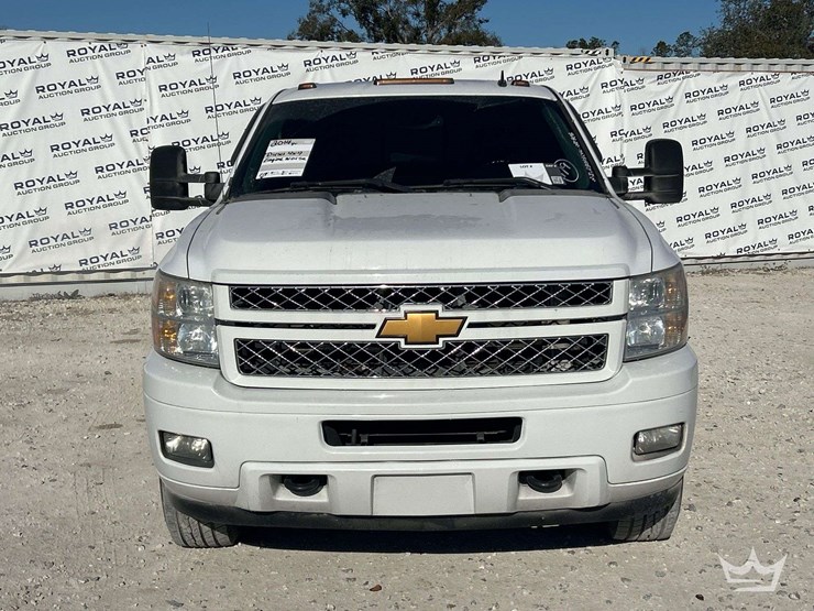 2014-chevrolet-silverado-2500hd-image-21