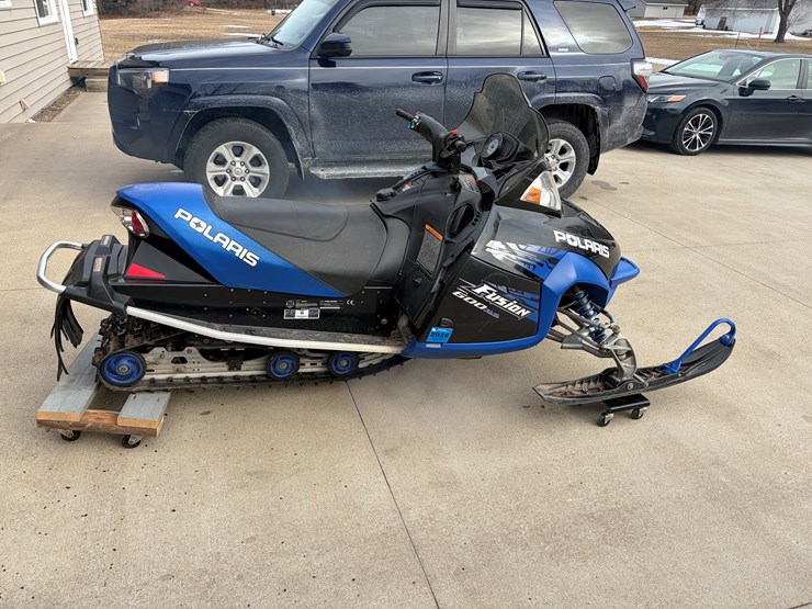 #201-•-2006-polaris-fusion-600-h.o.-(sells-with-bill-of-sale-only)-(arcadia,-wi)-image-4