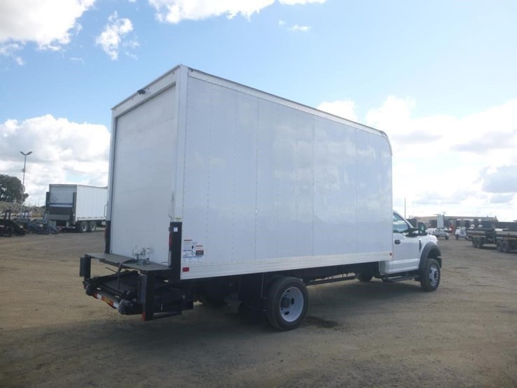 2022-ford-f450-xl-image-3