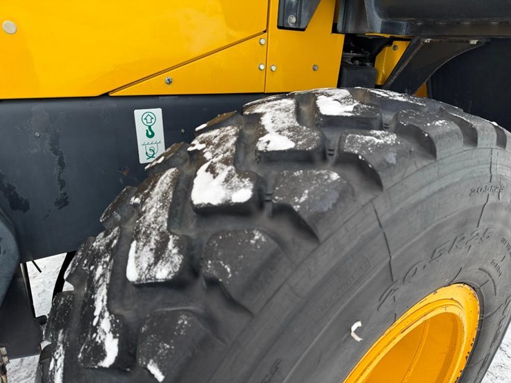 komatsu-wa320-7-image-8