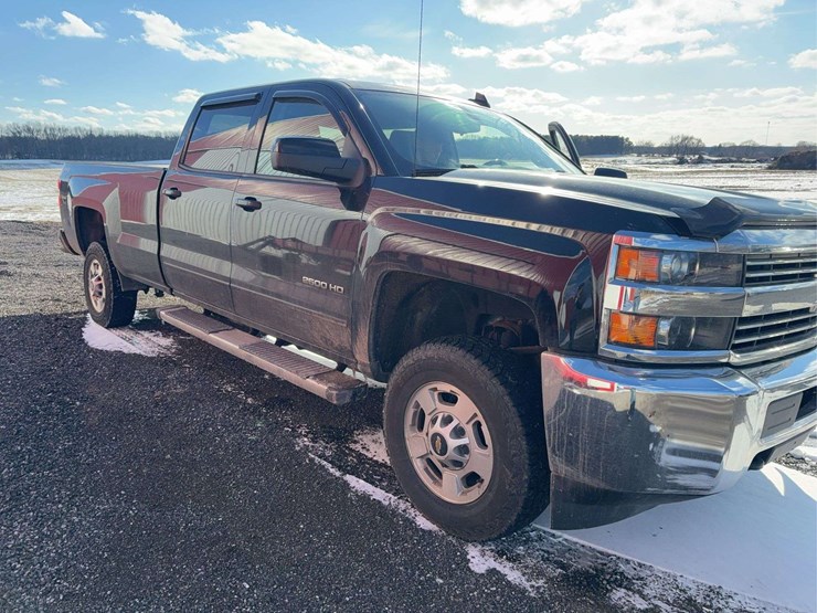 2018-chevrolet-silverado-2500-image-10