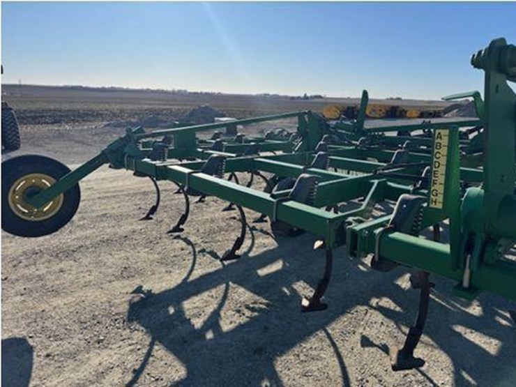 john-deere-2210-image-20