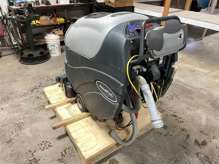 #304-•-advance-aqua-plus-carpet-extractor-image-7