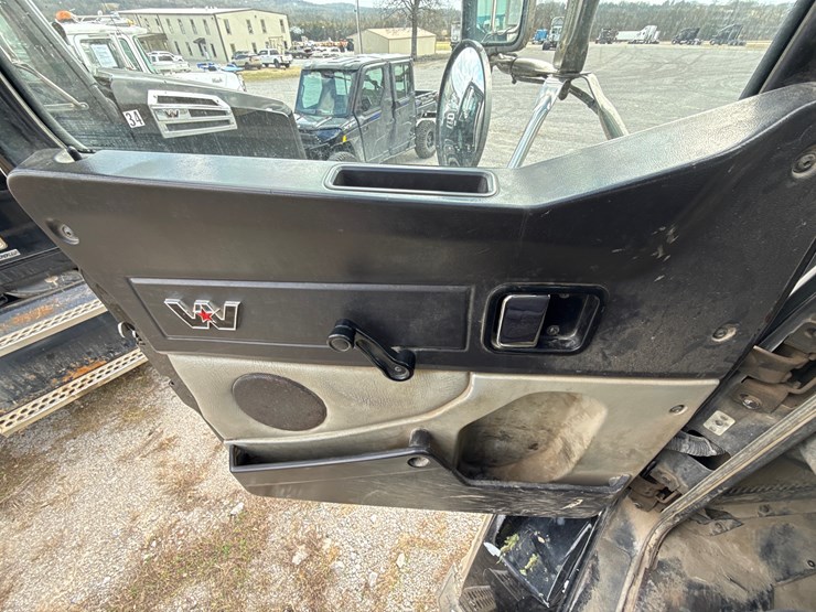 2018-western-star-4700sb-image-26