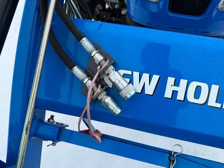 new-holland-boomer-37-image-24