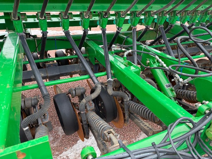 2010-john-deere-1590-image-26