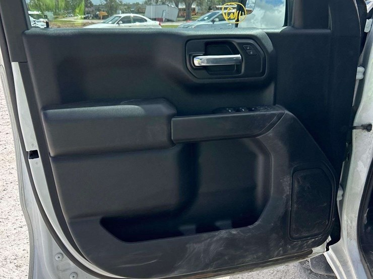 2023-chevrolet-silverado-1500-image-10