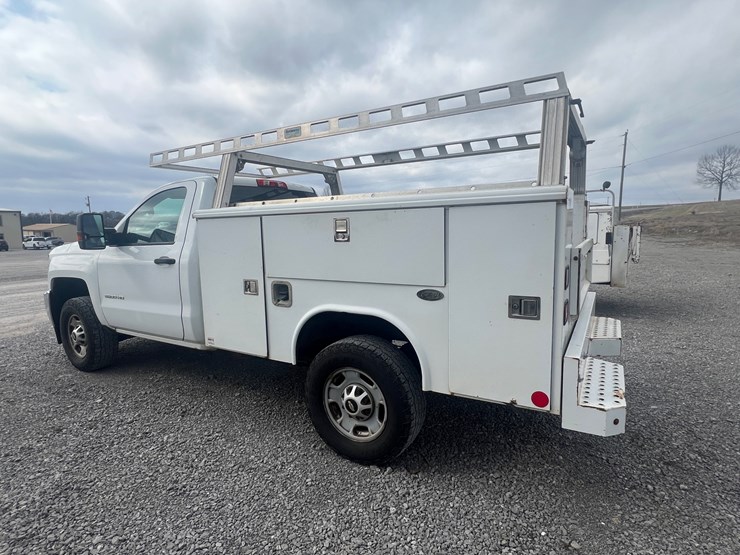 2016-chevrolet-2500-image-4