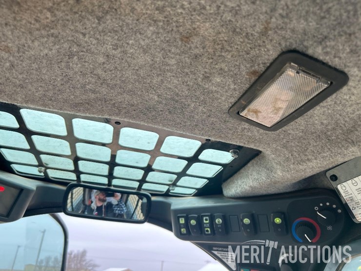 2018-deere-333g-image-55