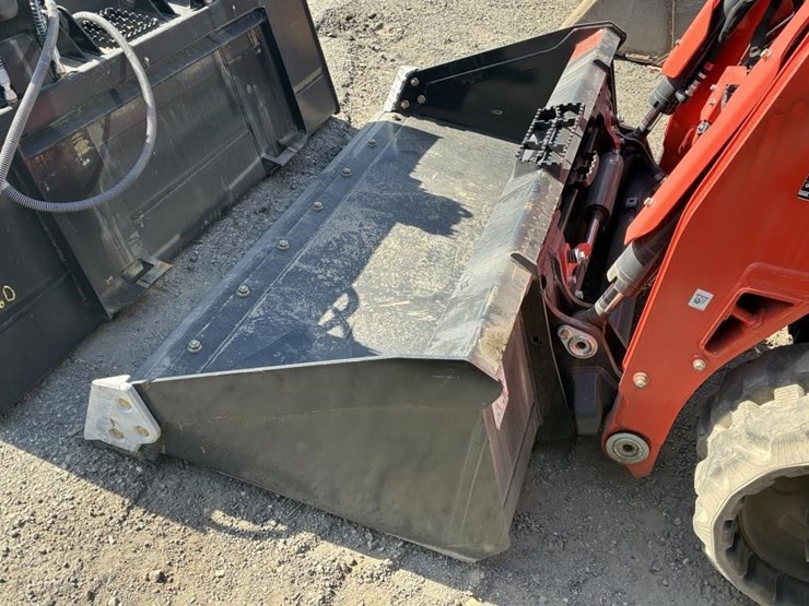 2024-kubota-svl75-3-image-7