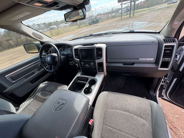 2019-dodge-ram-1500-image-19