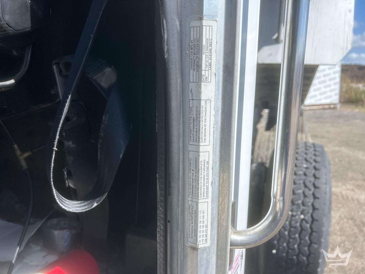 2005-peterbilt-357-image-6