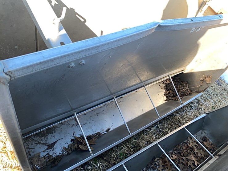 stainless-steel-two-sided-pig-feeder-image-4