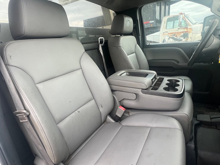 2016-chevrolet-2500-image-18