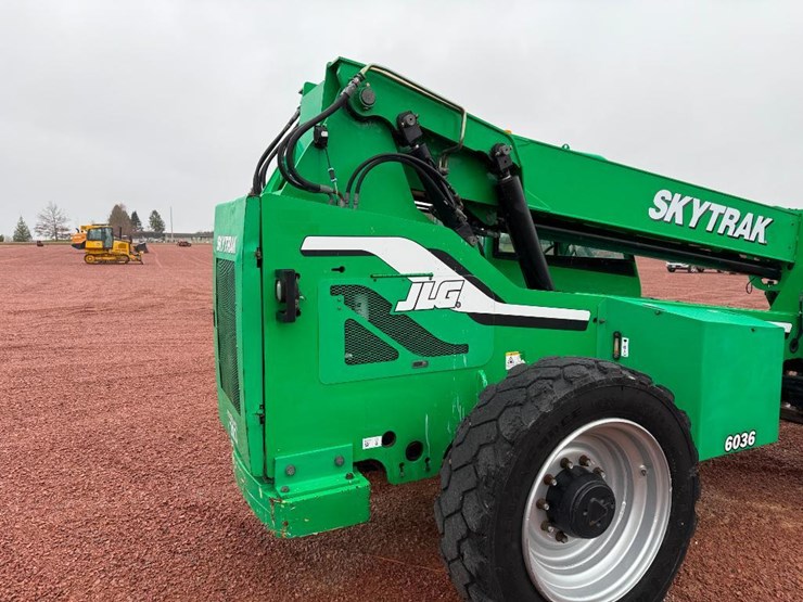 2015-sky-trak-6036-image-16