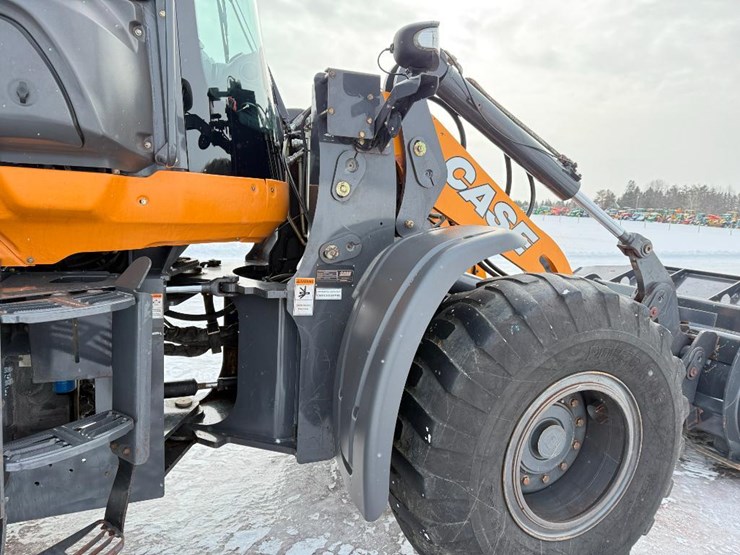 2019-case-621g-xt-image-24