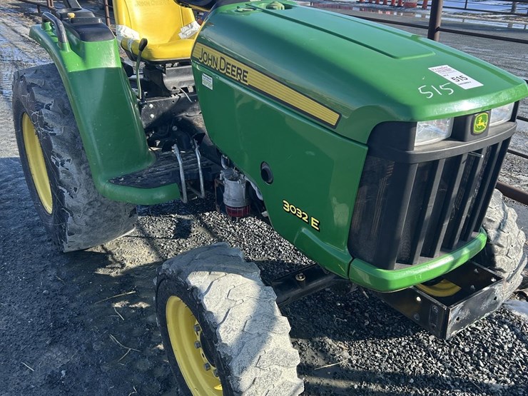 2015-john-deere-3032e-image-1
