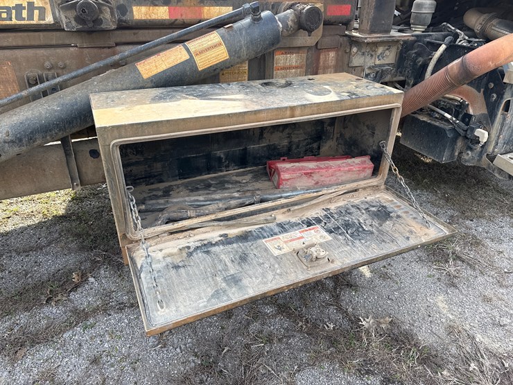 2018-western-star-4700sb-image-23