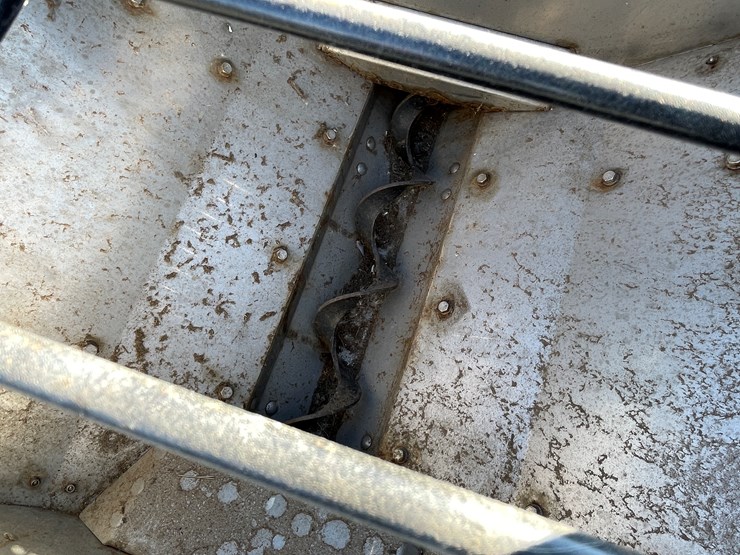 #4945-•-bobcat-mi-spreader-sp13-salter-attachment-image-11