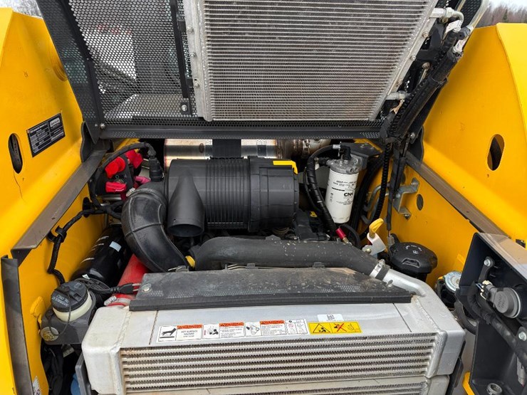 2023-new-holland-c334-image-29