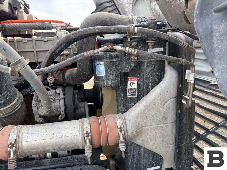 2017-freightliner-cascadia-125-image-50