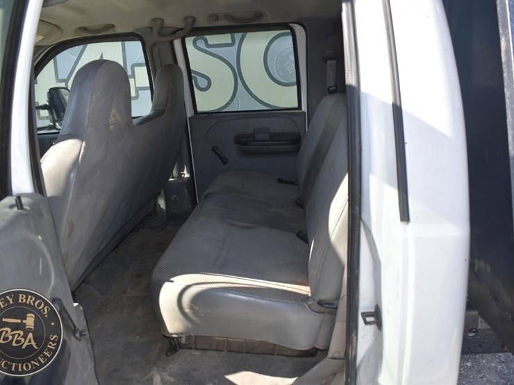 2006-ford-f450-image-18