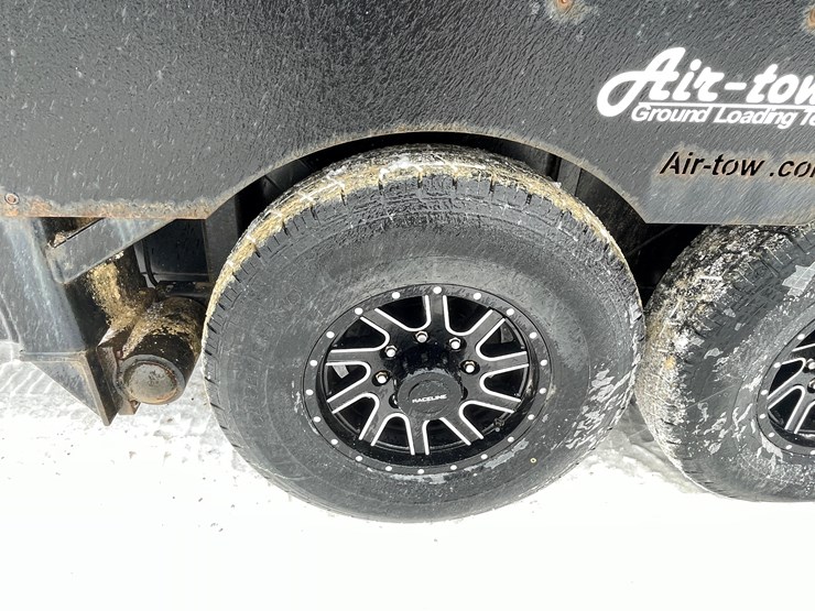 #135-•-2022-rock-line-products-air-tow-ground-loading-enclosed-trailer-(has-wi-title)-image-25