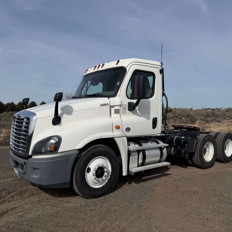 2017 FREIGHTLINER CASCADIA 125