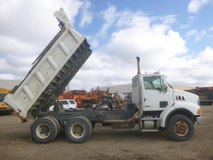 2008-sterling-lt9500-image-9