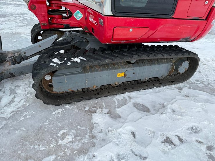 takeuchi-tb240-image-6