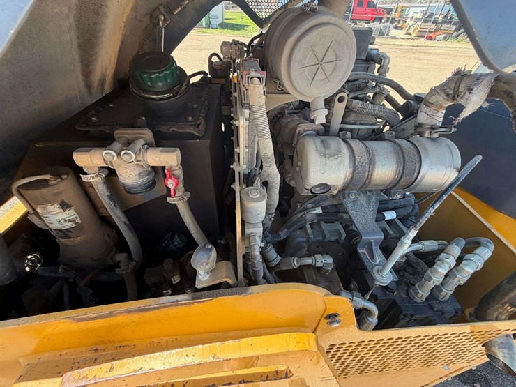 2021-xcmg-xmr303s-image-30