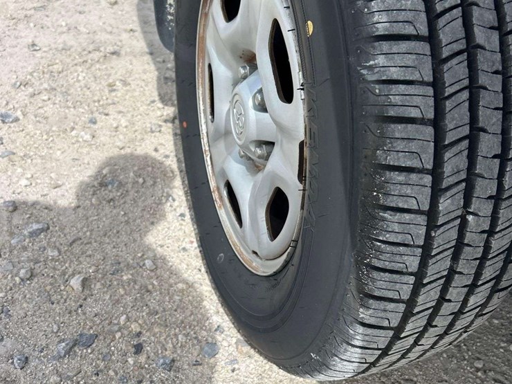 2015-toyota-tacoma-image-22