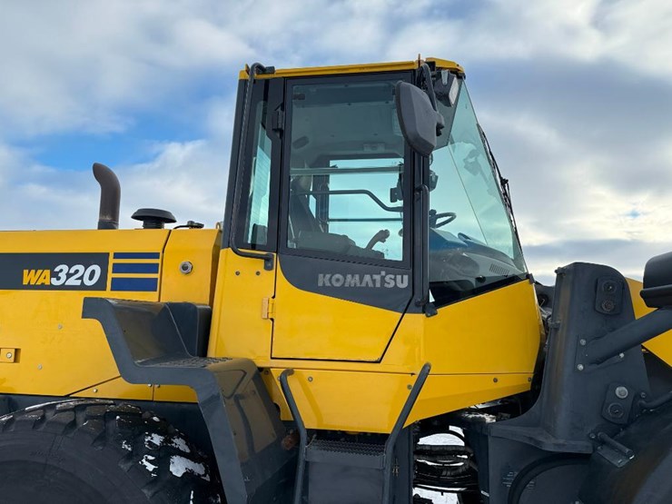 komatsu-wa320-7-image-16