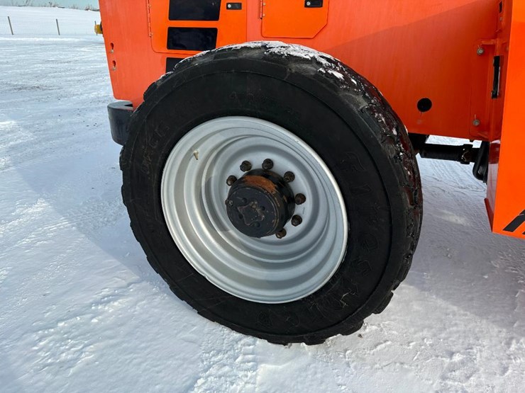 2018-sky-trak-10054-image-13