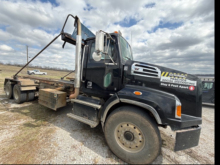 2018-western-star-4700sb-image-6