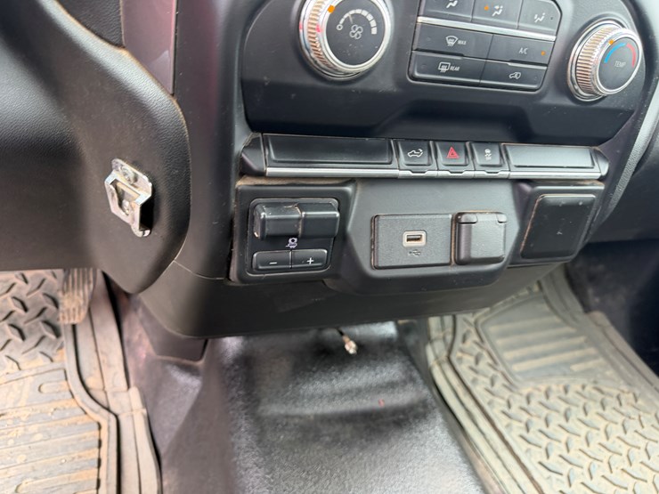 2020-gmc-2500hd-image-56