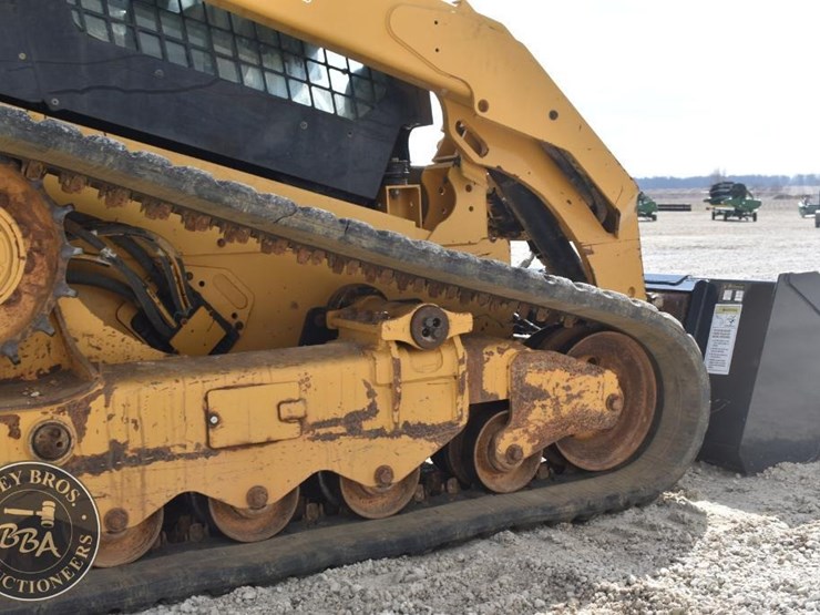 2020-caterpillar-299d3-image-46