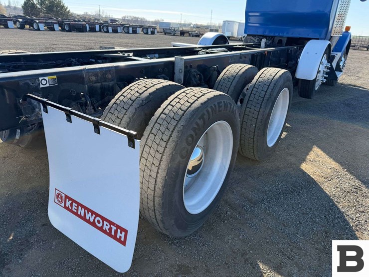 2015-kenworth-t800-image-32