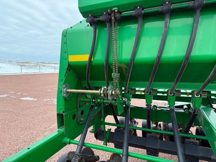 2010-john-deere-1590-image-28