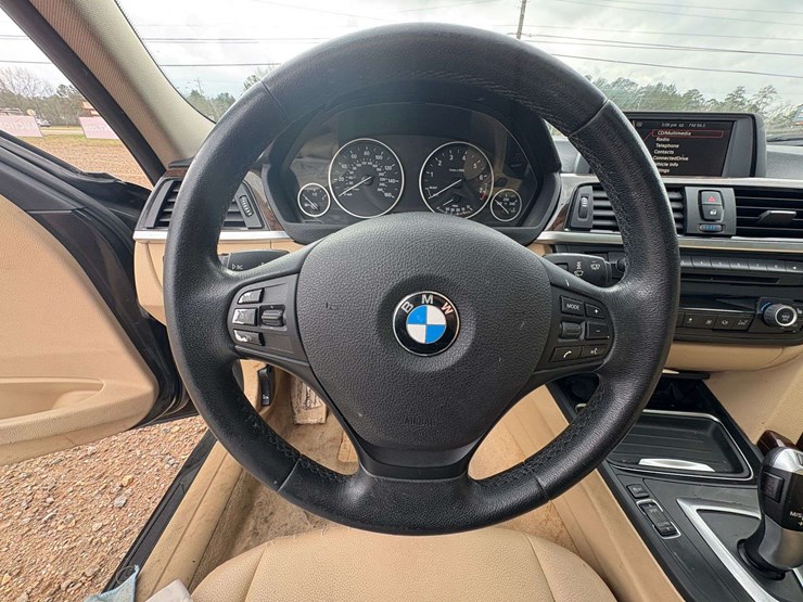 2014-bmw-320i-4-door-sedan-(84,380-miles)-image-11